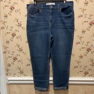 Signature Levi’s Mid Rise Boyfriend Jeans Women’s 16